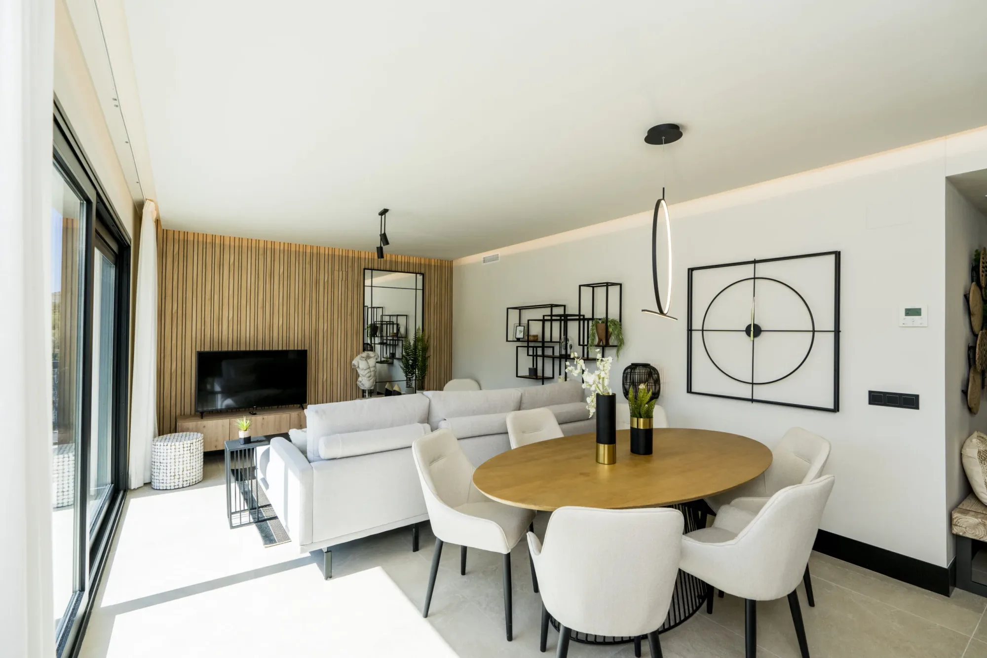 Marbella Lake — interior 8
