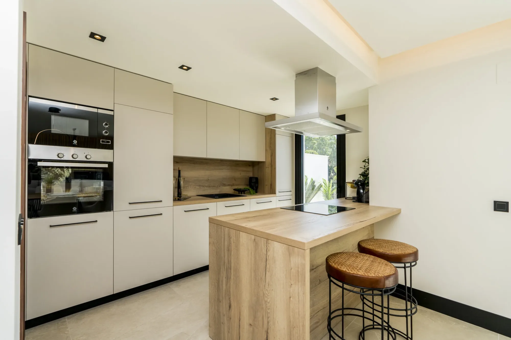 Marbella Lake — interior 11